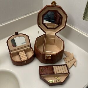 Vintage Wolf Designs Leather Jewelry Box